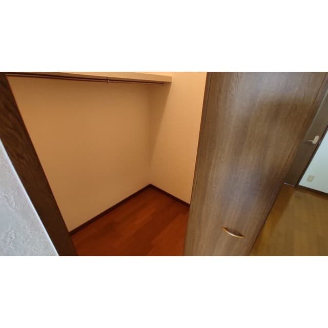 Room image 14