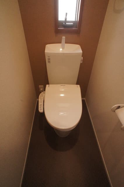 Room image 8