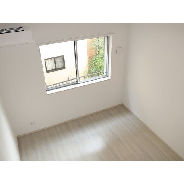 Room image 12