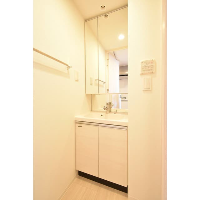 Room image 13