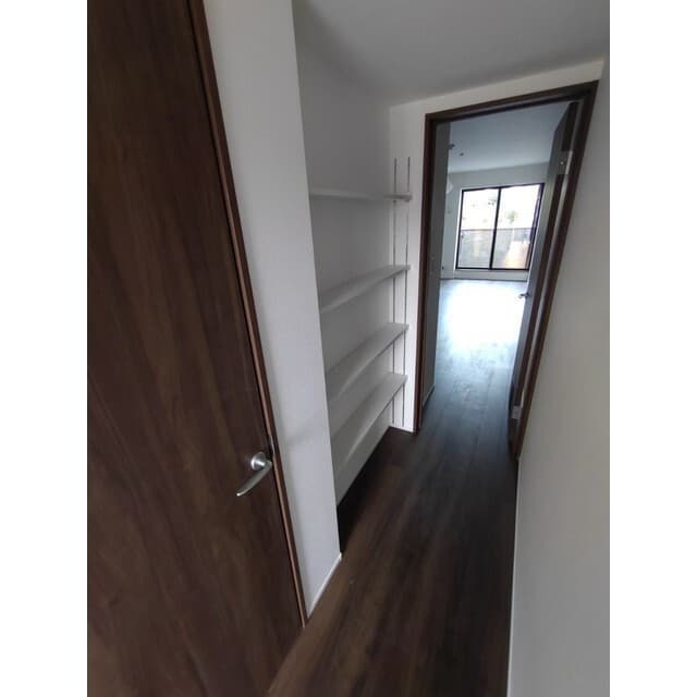 Room image 12
