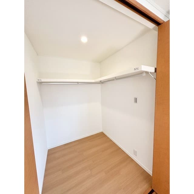 Room image 14