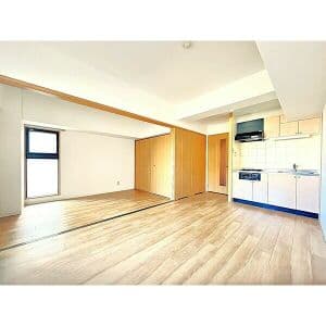 Room image 10