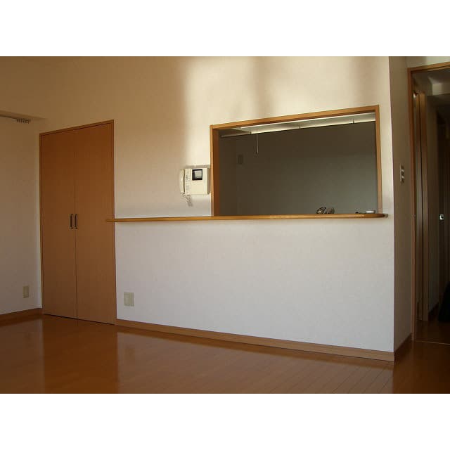 Room image 16