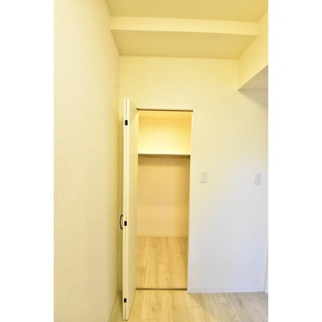 Room image 16