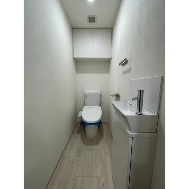 Room image 11