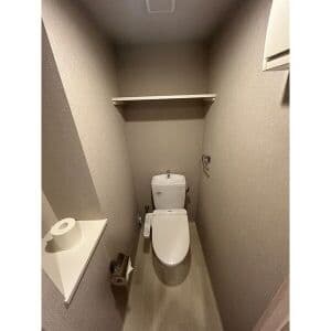 Room image 16