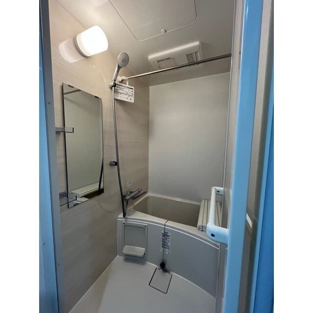 Room image 15