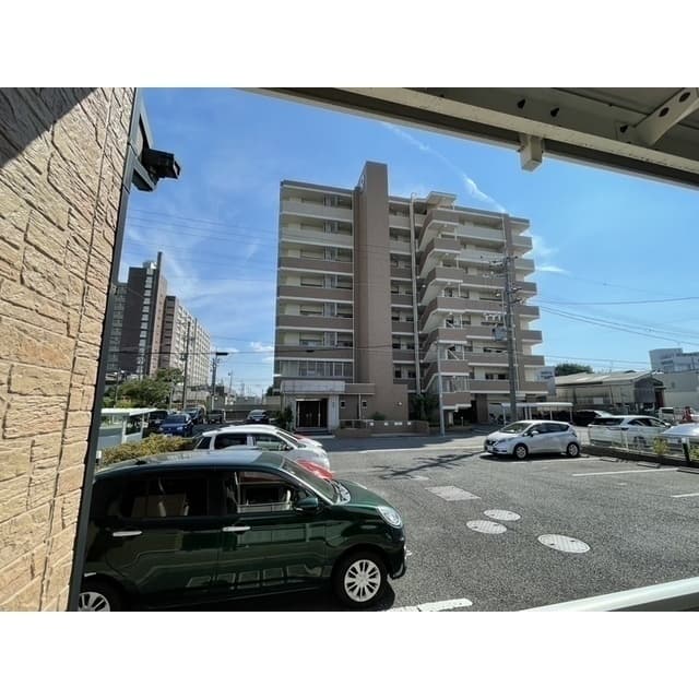 Room image 12