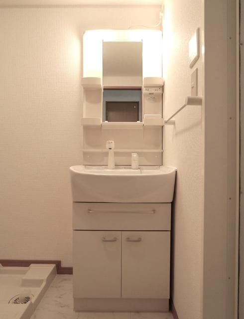 Room image 16