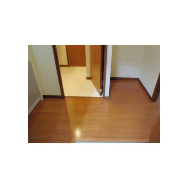 Room image 16