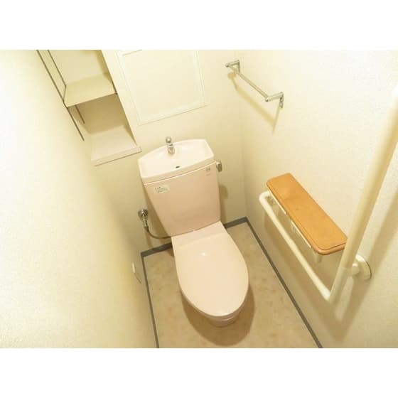 Room image 11
