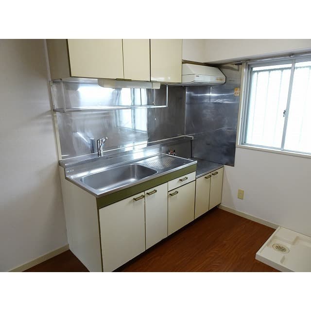 Room image 9