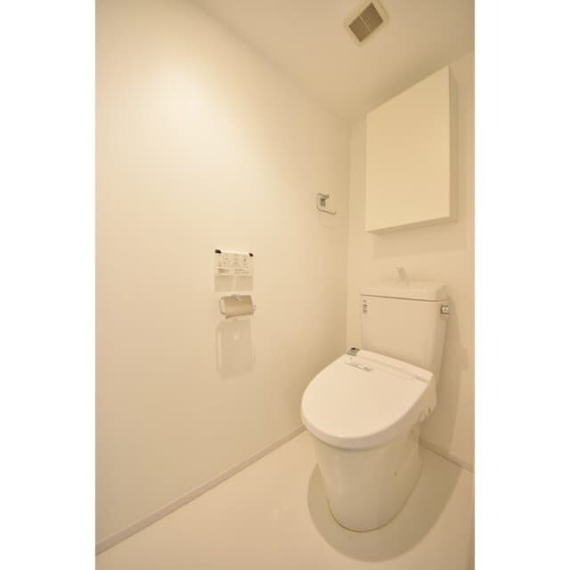 Room image 10