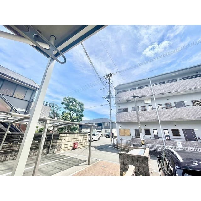 Room image 11