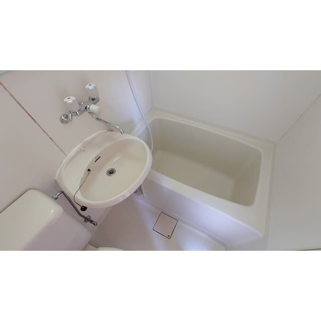 Room image 10