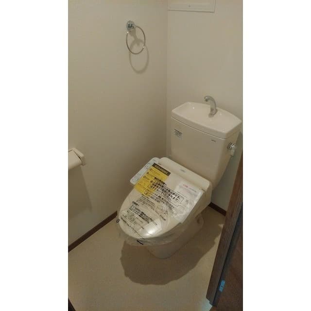 Room image 11
