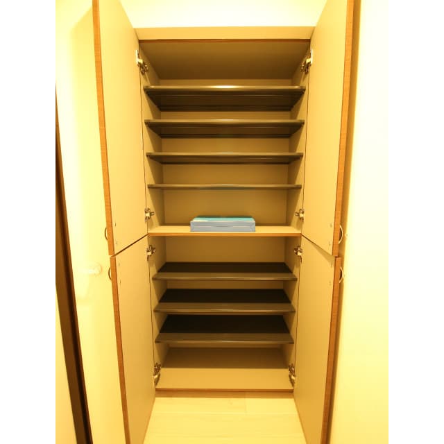 Room image 12