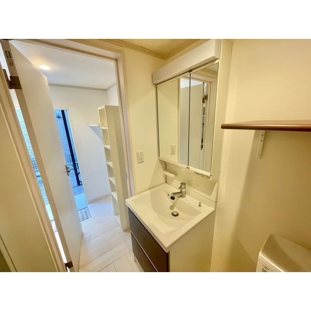 Room image 12