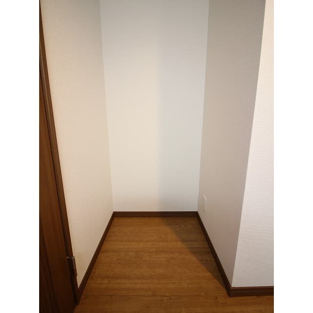 Room image 15