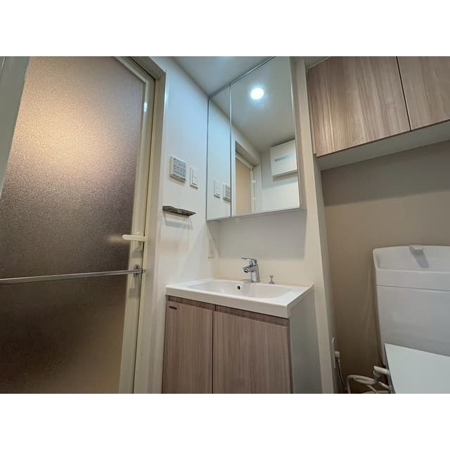 Room image 16