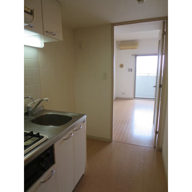 Room image 14