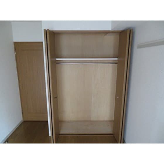 Room image 13