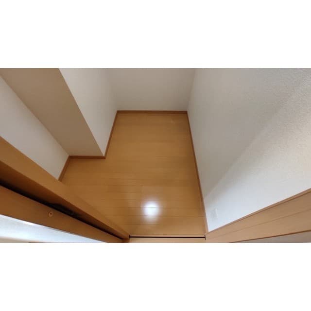 Room image 14