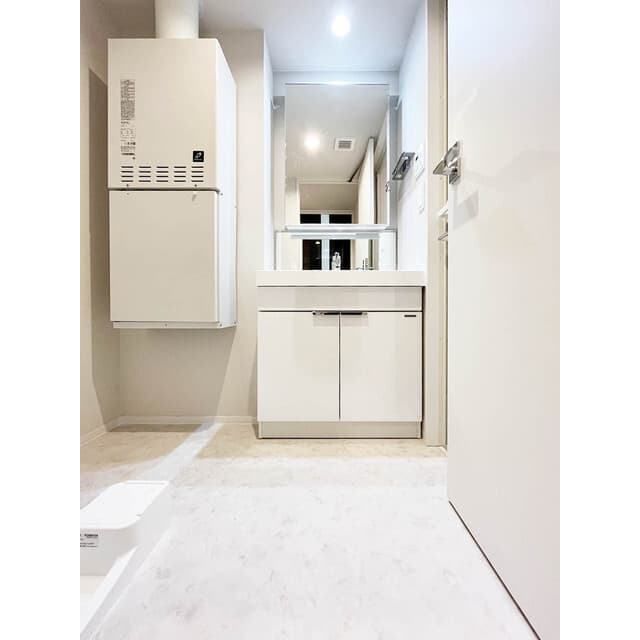 Room image 15