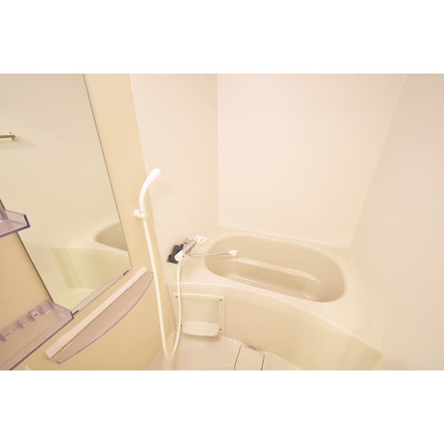 Room image 10