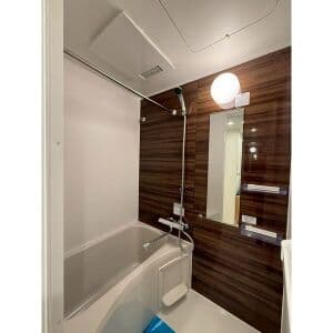 Room image 15