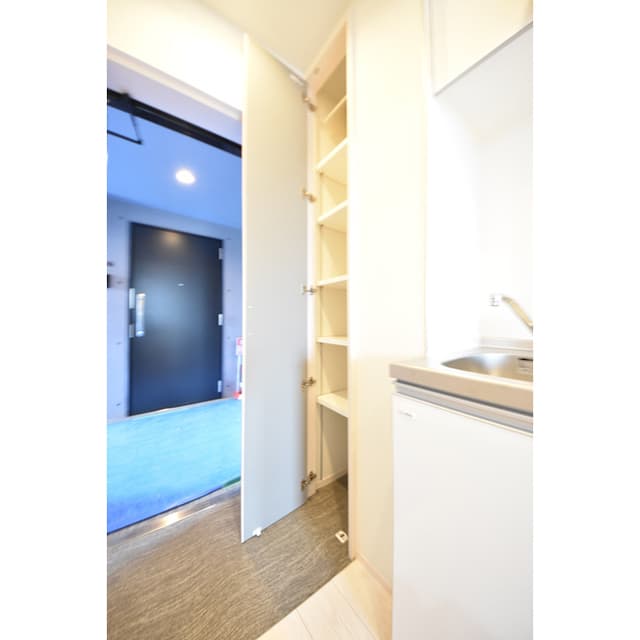 Room image 8