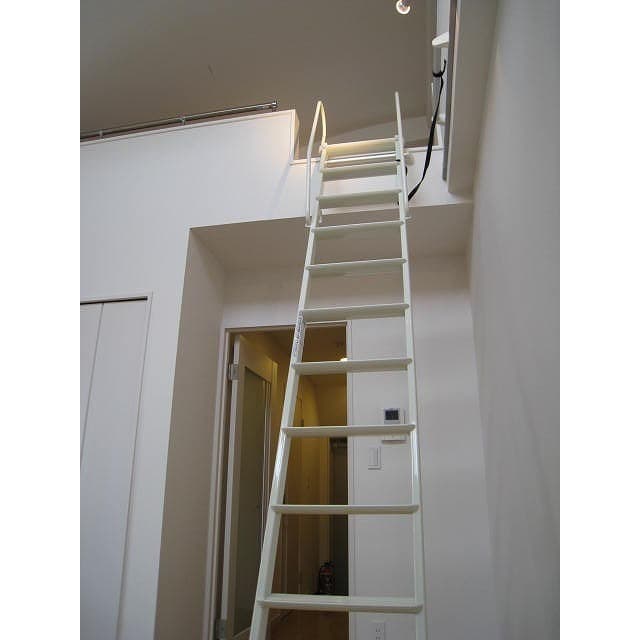 Room image 12
