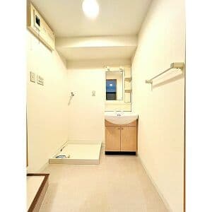 Room image 13