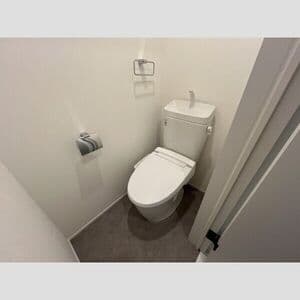 Room image 8