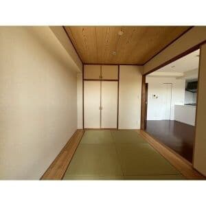 Room image 13