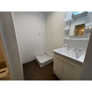 Room image 13