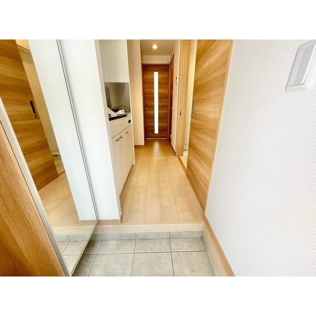 Room image 8
