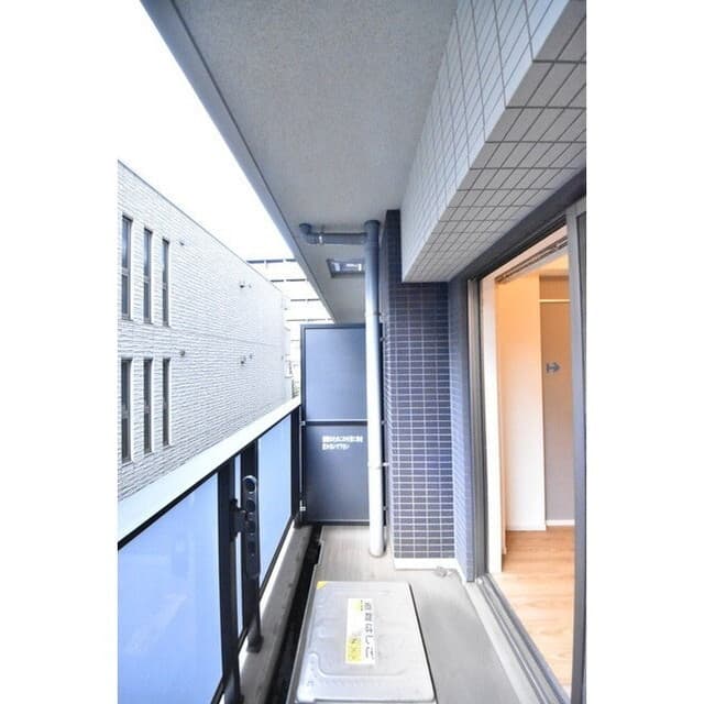 Room image 16