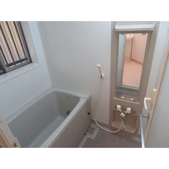 Room image 10