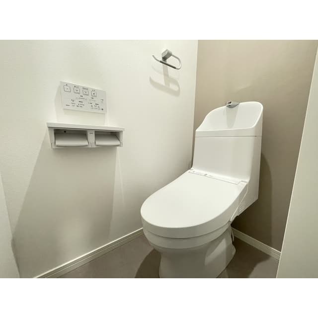 Room image 12
