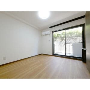Room image 13