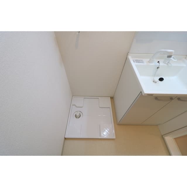 Room image 16