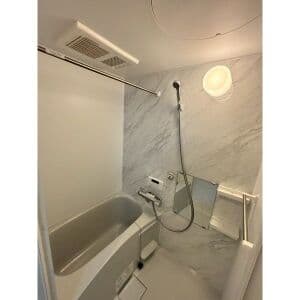 Room image 9