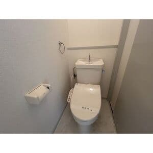 Room image 15
