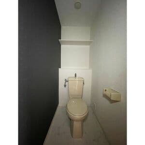 Room image 16