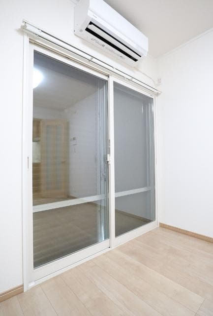 Room image 15