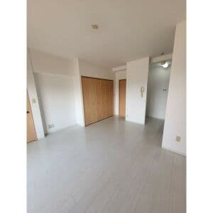 Room image 15