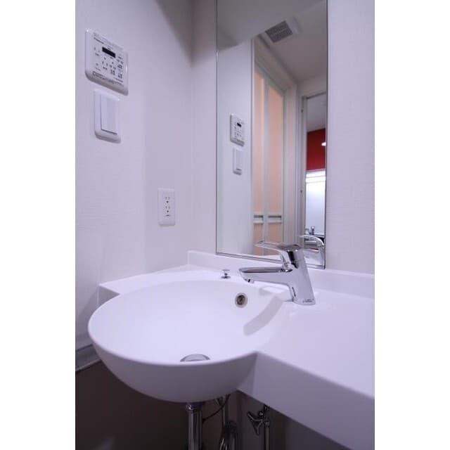 Room image 12