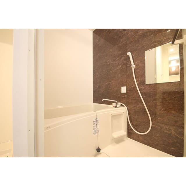 Room image 11